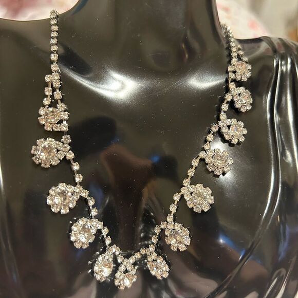 Paparazzi Silver Necklace with Crystal Clusters - Picture 4 of 15